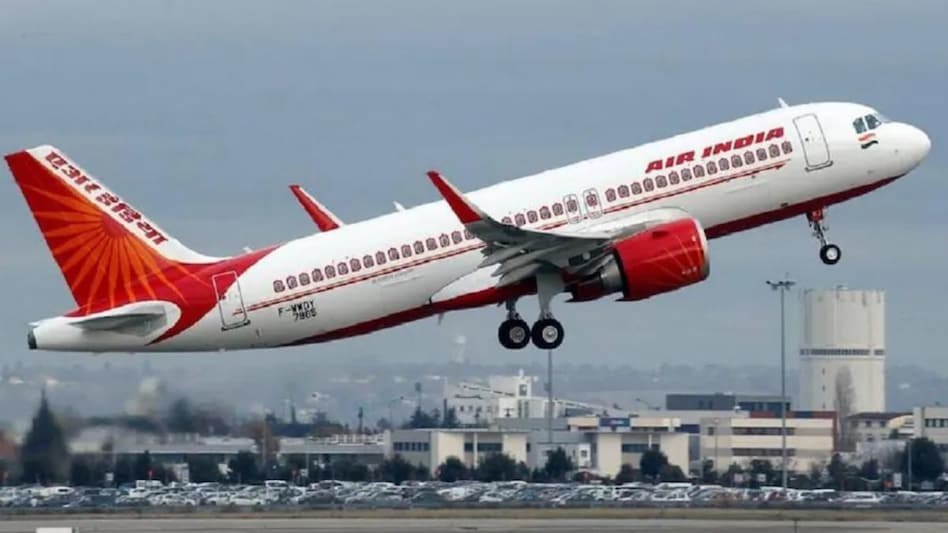 मुद्दा: अब विमान कंपनियों में यात्रियों के हित प्राथमिकता में सबसे निचले पायदान पर हैं