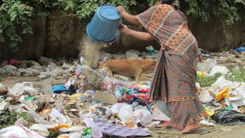 हालात: सहसपुर में स्वारना नदी के किनारे फेंका जा रहा कूड़ा, निस्तारण की कोई व्यवस्था नहीं