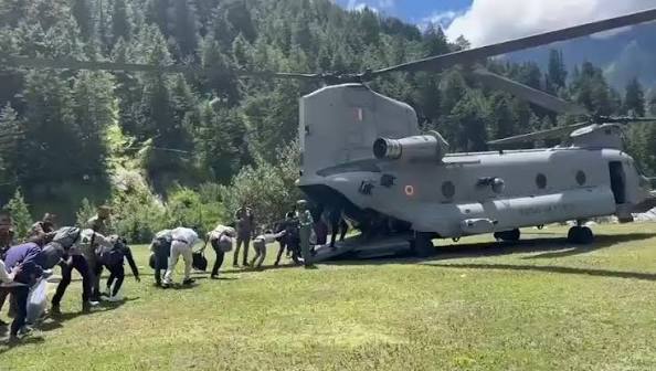 परीक्षण: चिन्यालीसौड़ हवाई अड्डे पर दूसरे दिन भी वायुसेना विमान की सफल लैंडिंग