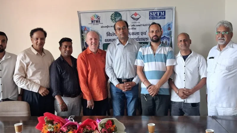 नशामुक्त और सुरक्षित पर्यटन के लिए मसूरी के होटल व्यवसायियों ने लिया संकल्प