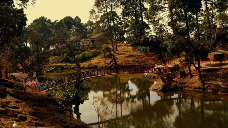 अनदेखी: लैंसडौन में छावनी परिषद का मुसाफिरखाना बन गया मालखाना, यात्री परेशान