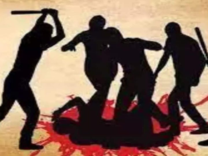बेरहम: लाठी-डंडों से पीट-पीटकर वृद्ध की हत्या, गाड़ी हटाने को लेकर हुआ था विवाद