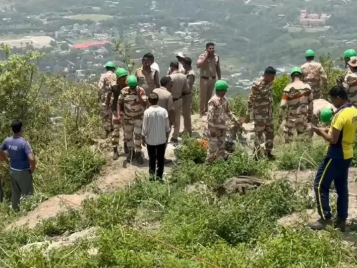 बड़ी ख़बर: मसूरी में ब्रेक फेल होने से कार गहरी खाई में गिरी, हरियाणा और गाजियाबाद के 4 पर्यटकों की मौत