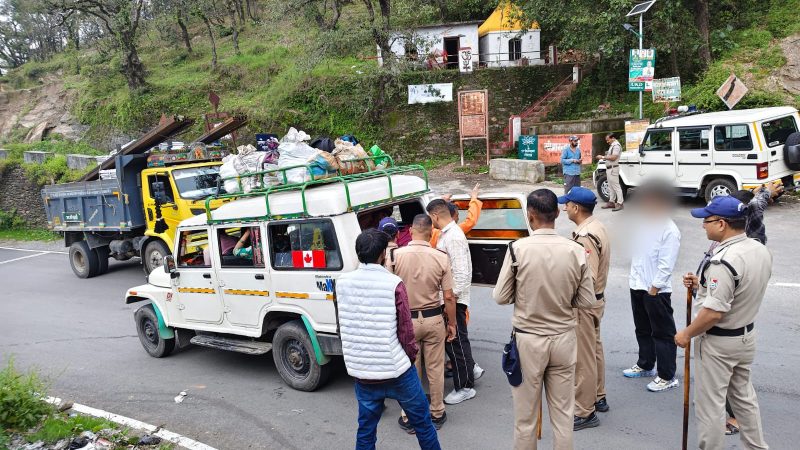 एक्शन: अल्मोड़ा पुलिस का सघन चेकिंग अभियान, 190 वाहन चालकों के चालान