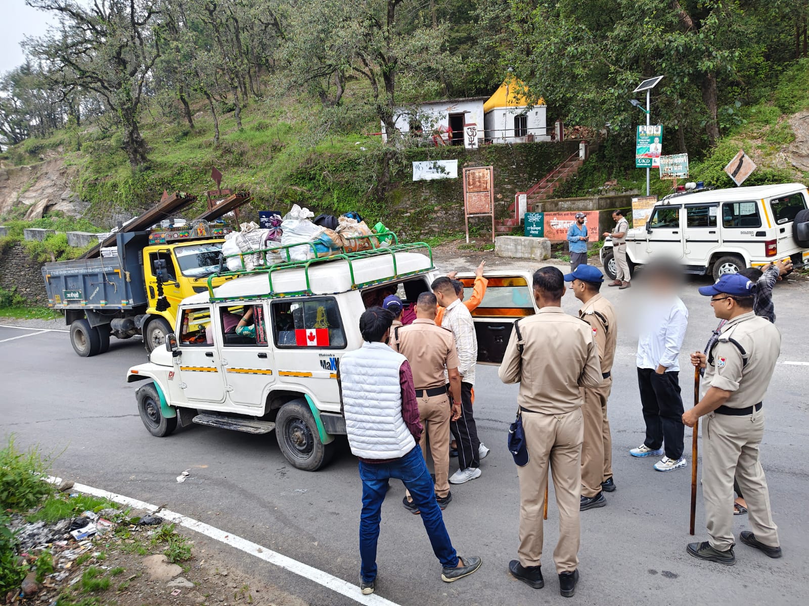 एक्शन: अल्मोड़ा पुलिस का सघन चेकिंग अभियान, 190 वाहन चालकों के चालान
