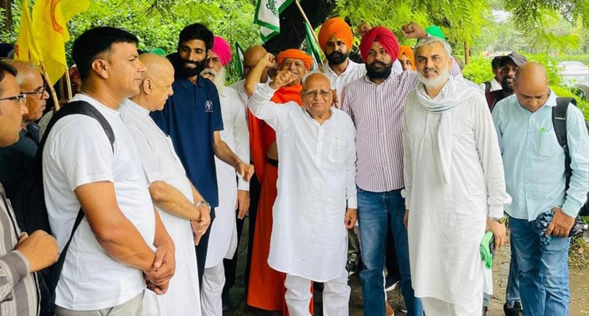 आक्रोश: अमेरिका से ट्रेड डील के विरोध में दिल्ली पहुंचा राज्य के किसानों का जत्था, महापंचायत में लेंगे हिस्सा