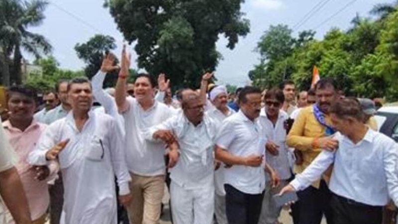 आवाज़: स्मार्ट मीटर के विरोध में दर्ज़ मुकदमे के ख़िलाफ़ कांग्रेस ने किया कोतवाली का घेराव