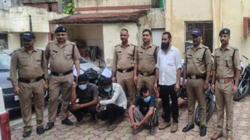 शिकंजा: अंतरराज्यीय वाहन चोर गिरोह के तीन सदस्य गिरफ्तार, चोरी की 17 बाइकें बरामद  