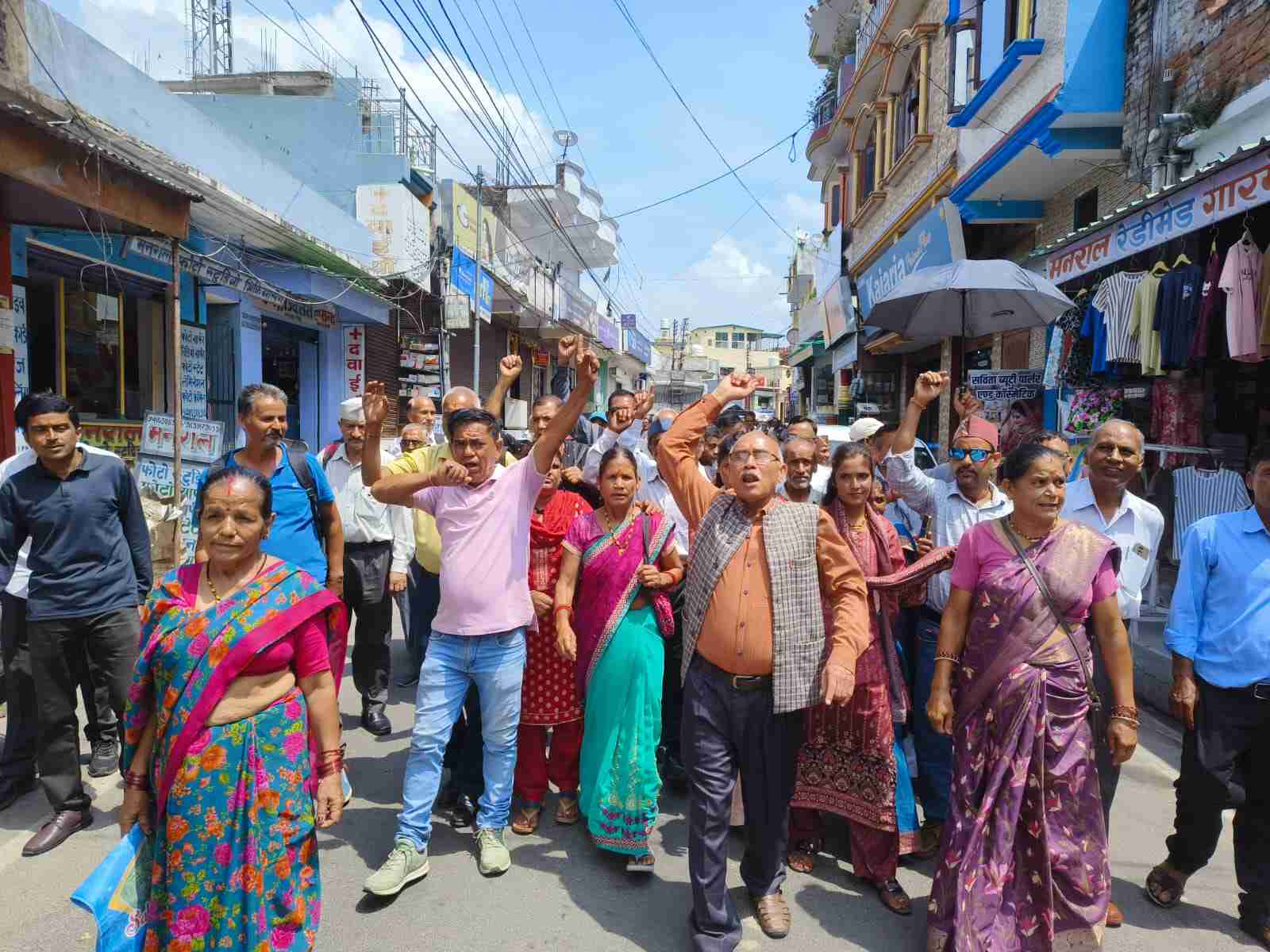 जन आक्रोश: पेयजल समस्या को लेकर भिकियासैंण में विशाल प्रदर्शन, भूख हड़ताल और चुनाव बहिष्कार की चेतावनी