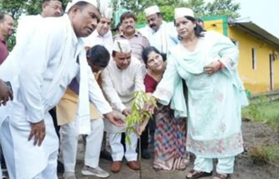 राहत: दो लाख किसानों को मिलेगा शून्य ब्याज पर ऋण,  सहकारिता मंत्री डॉ. धन सिंह रावत का ऐलान