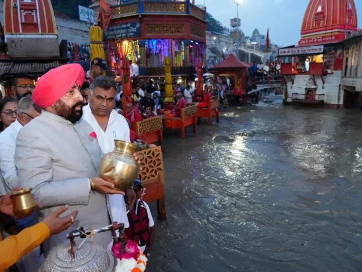 राज्यपाल ने कांवड़ मेला कंट्रोल रूम का किया निरीक्षण, सीसीटीवी निगरानी व्यवस्था का लिया जायजा, कहा – श्रद्धालुओं की सुरक्षा एवं सुविधाएं सर्वोच्च प्राथमिकता