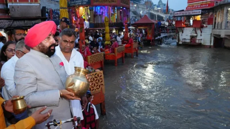 राज्यपाल ने कांवड़ मेला कंट्रोल रूम का किया निरीक्षण, सीसीटीवी निगरानी व्यवस्था का लिया जायजा, कहा – श्रद्धालुओं की सुरक्षा एवं सुविधाएं सर्वोच्च प्राथमिकता