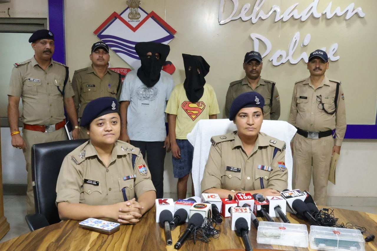 शिकंजा: नगर निगम कर्मचारी बनकर बुजुर्ग महिला से कर डाली लूट, 12 घंटे में दो आरोपी गिरफ्तार