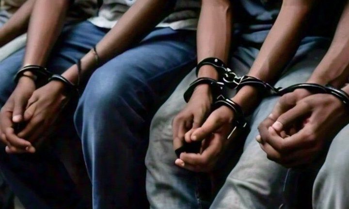 शिकंजा: तमंचे के बल पर महिला से दुष्कर्म व लूट करने का मामला, पुलिस ने चार आरोपी किए गिरफ्तार