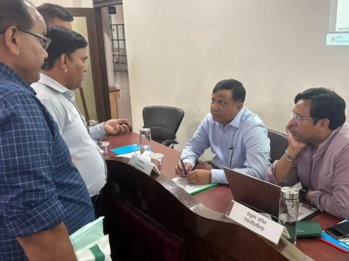 देहरादून महायोजना-2041 पर बढ़ा जनसंवाद, दूसरे दिन सेक्टर-02 के लोगों ने रखी अपनी बात