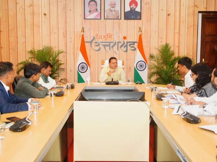 मुख्यमंत्री धामी ने नीति आयोग की टीम के साथ राज्य के विकास के विभिन्न विषयों पर की विस्तृत चर्चा