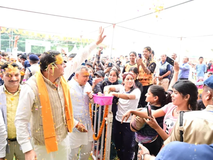 मुख्यमंत्री धामी के नेतृत्व में ‘जन-जन की सरकार, जन-जन के द्वार’ अभियान से आमजन तक पहुंच रहीं सरकारी सेवाएं