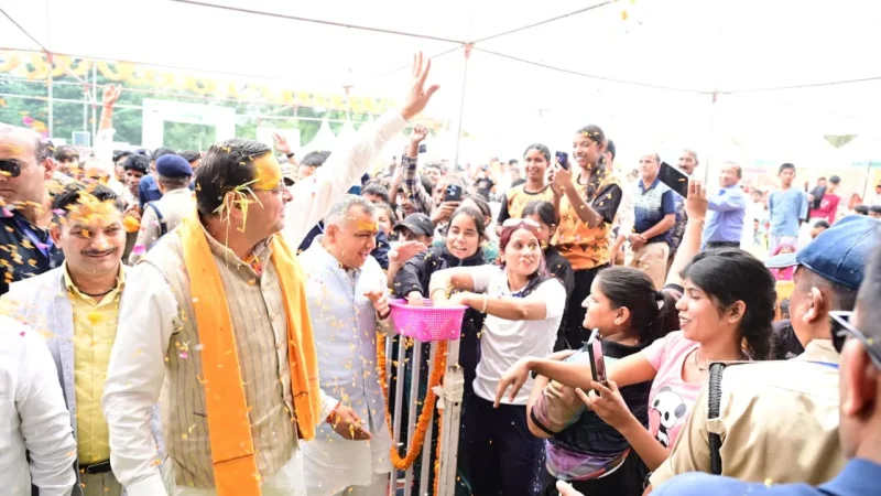 मुख्यमंत्री धामी के नेतृत्व में ‘जन-जन की सरकार, जन-जन के द्वार’ अभियान से आमजन तक पहुंच रहीं सरकारी सेवाएं