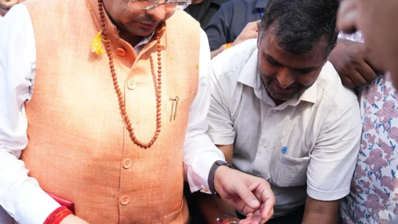 आम महोत्सव कार्यक्रम में मुख्यमंत्री पुष्कर सिंह धामी ने “बीज संजीवनी अभियान” का किया शुभारंभ