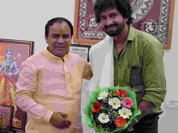 धन सिंह रावत से मिले राष्ट्रीय पुरस्कार विजेता अभिनेता मोहित घिल्डियाल,तीर्थाटन प्रचार के लिए डॉक्यूमेंट्री बनाने पर चर्चा