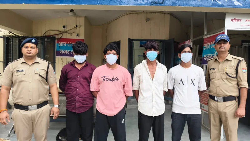 सार्वजनिक स्थान पर लडाई झगडा कर लोक शान्ति भंग करने वालों को दून पुलिस ने पढाया कानून का पाठ, 4 अभियुक्तों को किया गिरफ्तार