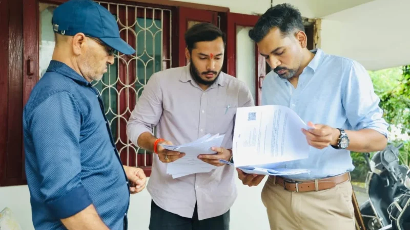 मतदाता सूची पुनरीक्षण की जमीनी पड़ताल को ग्राउंड जीरो पर उतरे डीएम, त्रुटिरहित एसआईआर के लिए डीएम के निर्देश, बीएलओ को मिलेगा फ्लोचार्ट-चेकलिस्ट