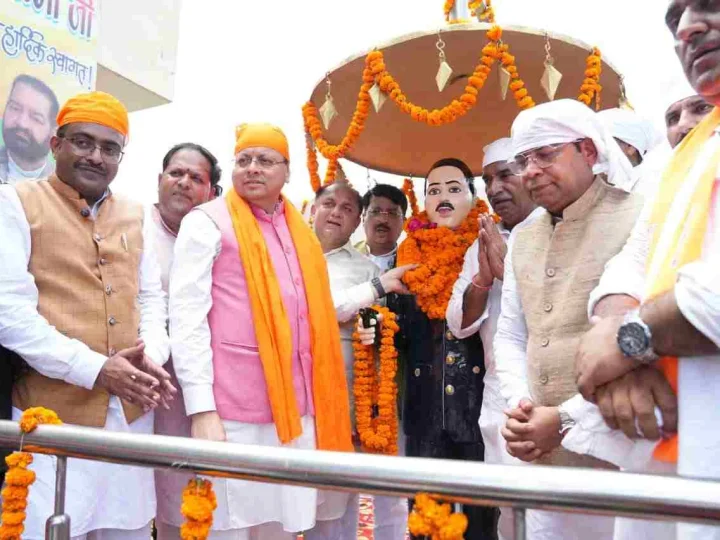 गदरपुर पहुंचे सीएम धामी, मुख्यमंत्री ने शहीद ऊधम सिंह को दी श्रद्धांजलि