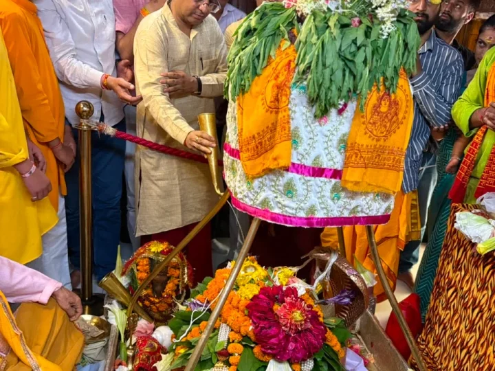 उत्तरकाशी में मुख्यमंत्री धामी के मुख्य सेवक के रूप में पाँच वर्ष पूर्ण होने के अवसर पर श्री काशी विश्वनाथ मंदिर में विशेष पूजा-अर्चना