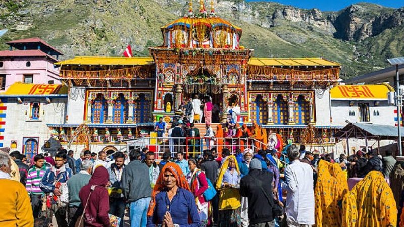 एक्शन: बदरीनाथ मंदिर में चढ़ावे की धनराशि में हेराफेरी के आरोपों की जांच शुरू, जांच समिति गठित