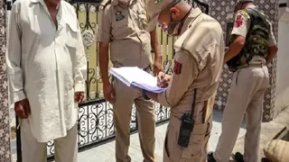 सख़्त रुख: पुलिस ने चलाया सत्यापन अभियान, 10 मकान मालिकों पर काटे कोर्ट चालान