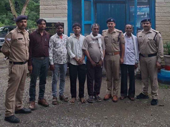 शाबाश: पुलिस ने मानसिक रूप से अस्वस्थ व्यक्ति को 10 साल बाद उसके परिवार से मिलाया