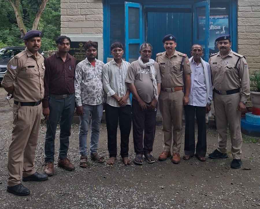 शाबाश: पुलिस ने मानसिक रूप से अस्वस्थ व्यक्ति को 10 साल बाद उसके परिवार से मिलाया