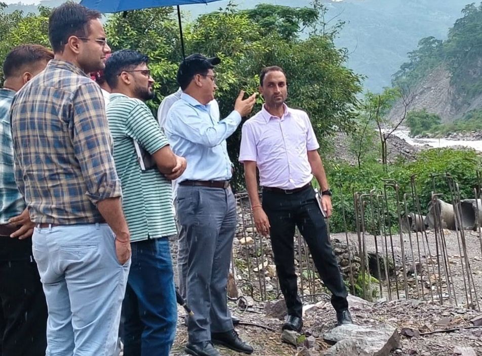 समीक्षा: बांध प्रभावित परिवारों को जल्द मिलेगा मुआवजा और पुनर्वास का लाभ, एडीएम  नेगी ने दिए निर्देश