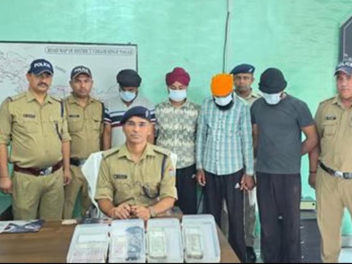 कामयाबी: पुलिस ने किया कैश कलेक्शन कर्मी से लूट का खुलासा, चार आरोपी गिरफ्तार  