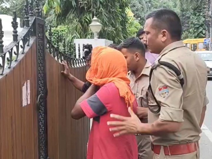 बेरहम: घरेलू विवाद में पति ने पत्नी पर पाठल  से कर दिया वार, पत्नी की मौके पर ही मौत  