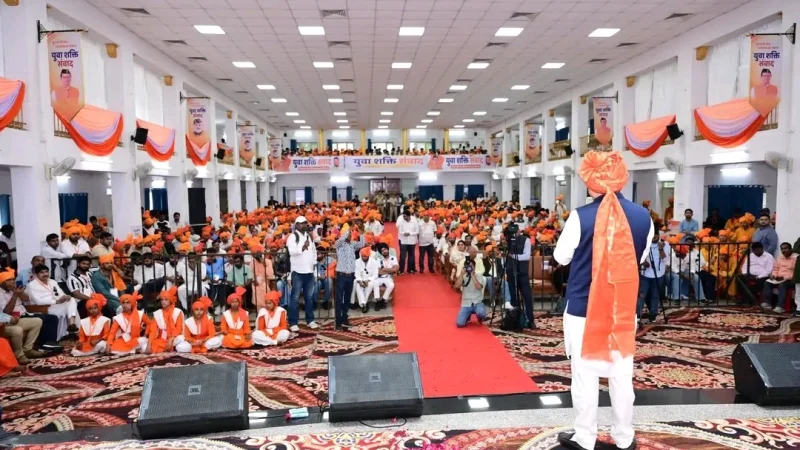 युवा संवाद में मुख्यमंत्री धामी के कामों की हुई खुलकर तारीफ, रोजगार और पारदर्शिता को बताया नई पहचान