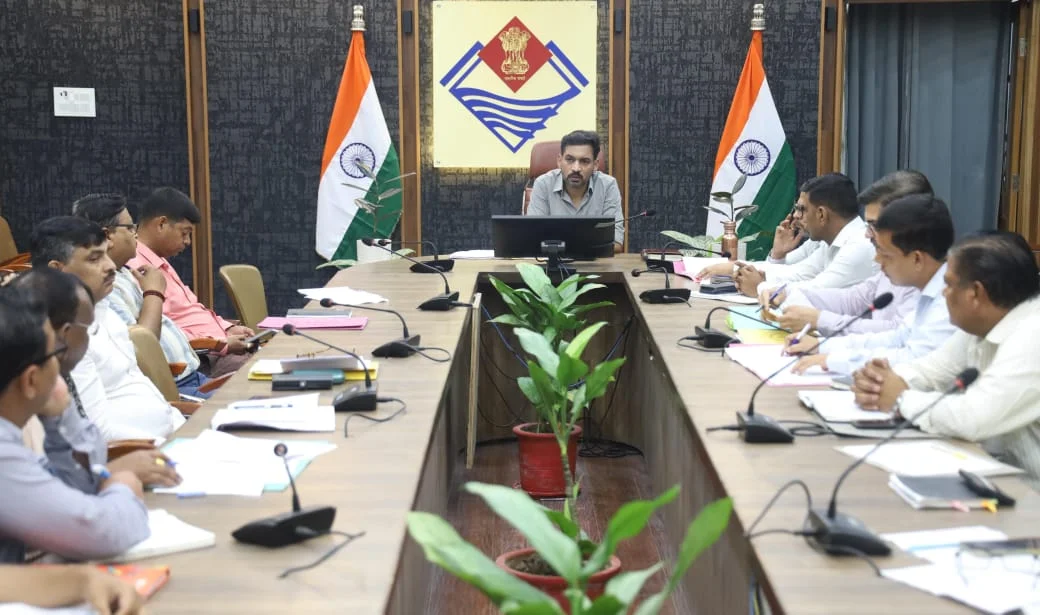 राजस्व वसूली में ढिलाई पर बरतेगी सख्ती, डीएम ने दी कड़ी चेतावनी