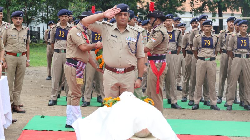 जयहिंद: दिवंगत मुख्य आरक्षी बालम सिंह राणा को राजकीय सम्मान के साथ दी गई अंतिम विदाई