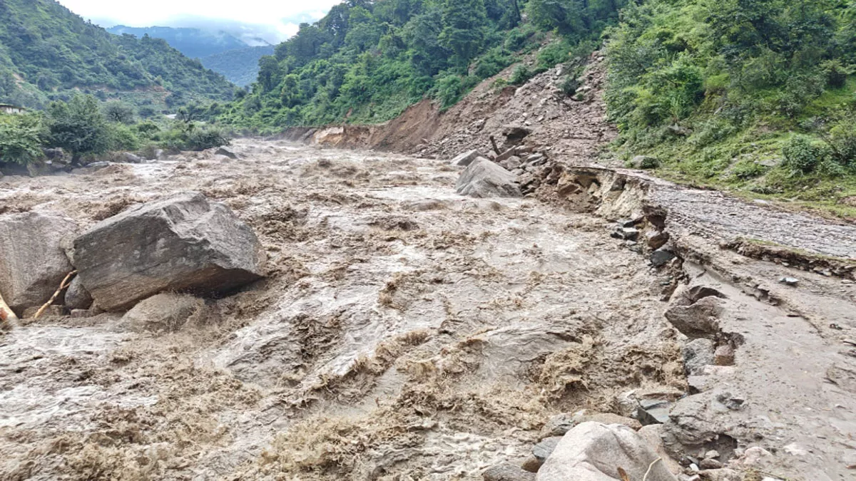 आफ़त: रुद्रप्रयाग जिले में उफान पर आए गाड़-गदेरे; तेज़ बहाव में बहने से महिला की मौत