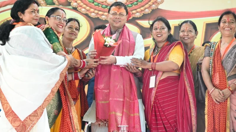 मुख्यमंत्री धामी की बड़ी घोषणा: अब 60 वर्ष की आयु से महिलाओं को रोडवेज बसों में मिलेगा मुफ्त सफर