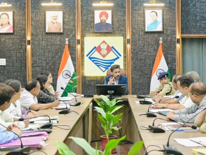 सड़क सुरक्षा पर डीएम का सख्त एक्शन, ब्लैक स्पॉट होंगे सुरक्षित, हर माह होगी प्रगति समीक्षा
