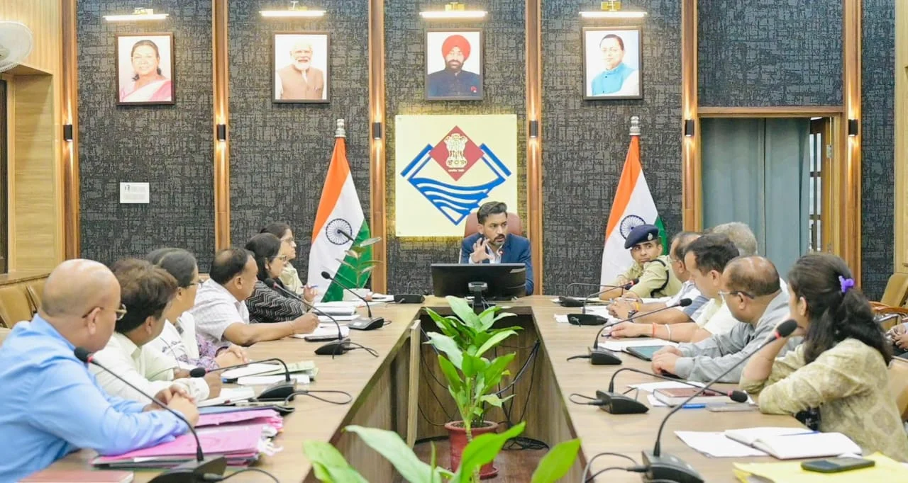 सड़क सुरक्षा पर डीएम का सख्त एक्शन, ब्लैक स्पॉट होंगे सुरक्षित, हर माह होगी प्रगति समीक्षा
