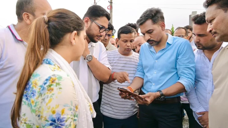 बालावाला क्षेत्र में सिंचाई एवं जनसमस्याओं पर जिलाधिकारी के कड़े निर्देश; नहर की सफाई में लापरवाही पर सिंचाई विभाग से स्पष्टीकरण तलब, जलापूर्ति रोस्टर के अनुसार सुनिश्चित करने के निर्देश