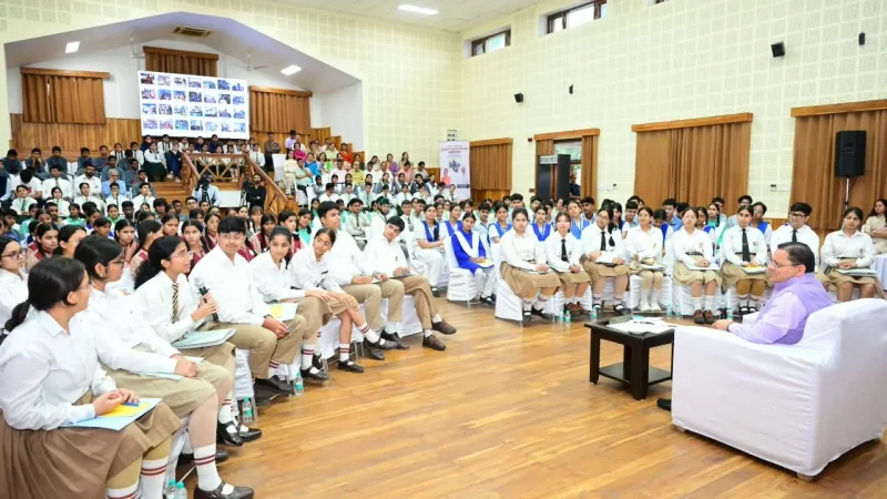 मुख्यमंत्री धामी ने सुनी नई पीढ़ी की आवाज, 3 लाख विद्यार्थियों से संवाद कर पूछा-कैसा हो आपके सपनों का उत्तराखंड