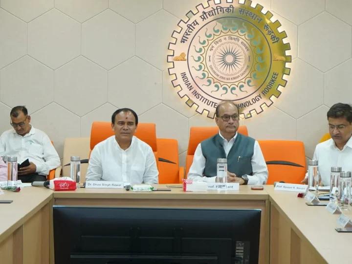 एनईपी के क्रियान्वयन में तेजी लायें विश्वविद्यालयः डाॅ. धन सिंह रावत