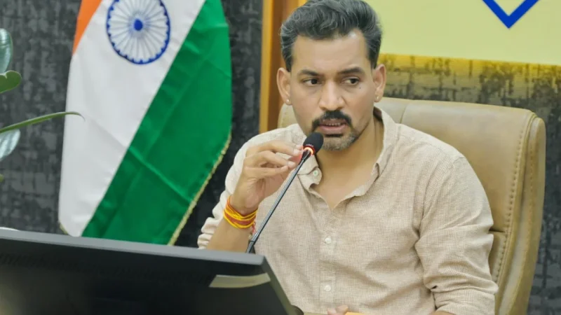 एसआईआर कार्य में पारदर्शिता एवं शुद्धता के साथ करें नोटिसों की सुनवाईः डीएम