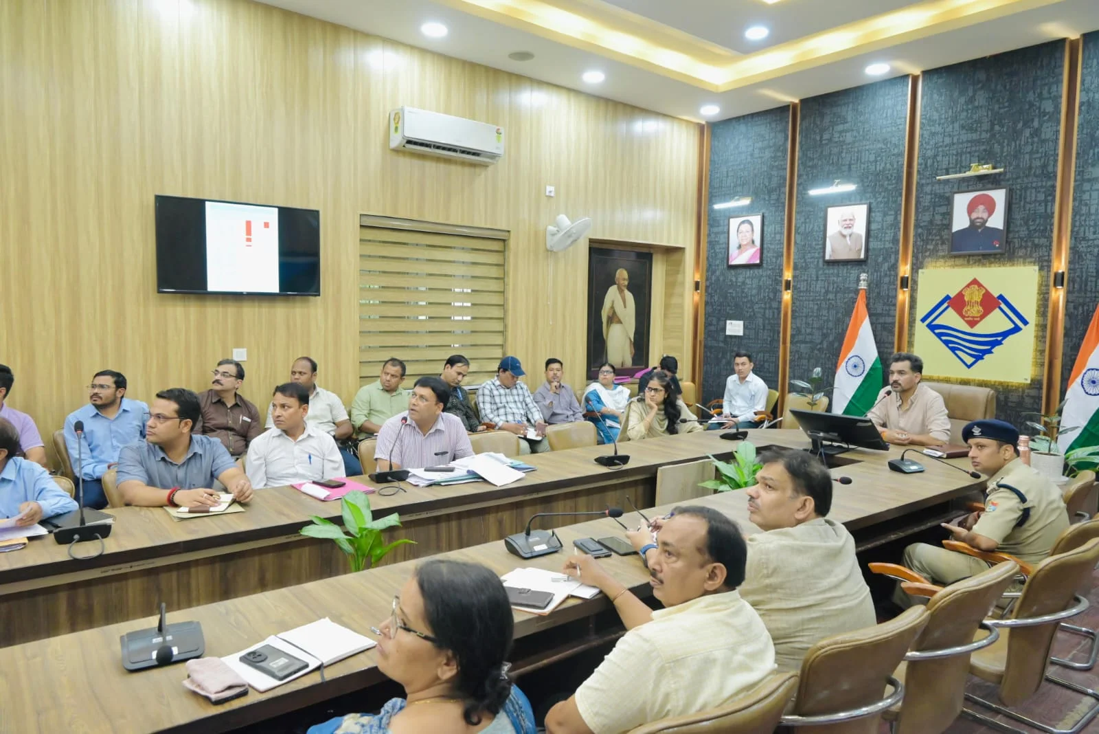 देहरादून में व्यवस्था सुधारने की बड़ी पहलः टास्क फोर्स गठित, दैनिक रिपोर्ट के आधार पर होगा समाधान 36 दिन से अधिक लंबित शिकायतों पर अधिकारियों को चेतावनी