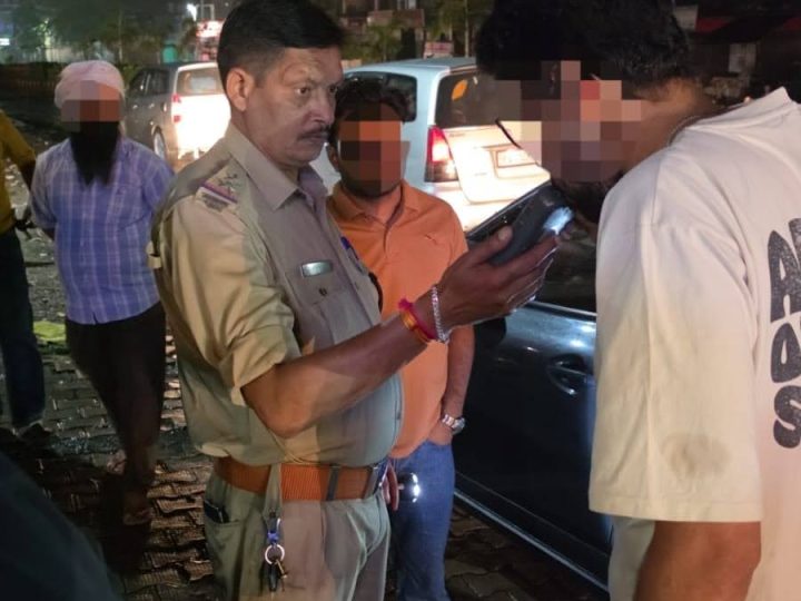 एक्शन: भारी बारिश के बीच दून पुलिस की ‘नाइट स्ट्राइक’, 700 से अधिक लोगों से की पूछताछ