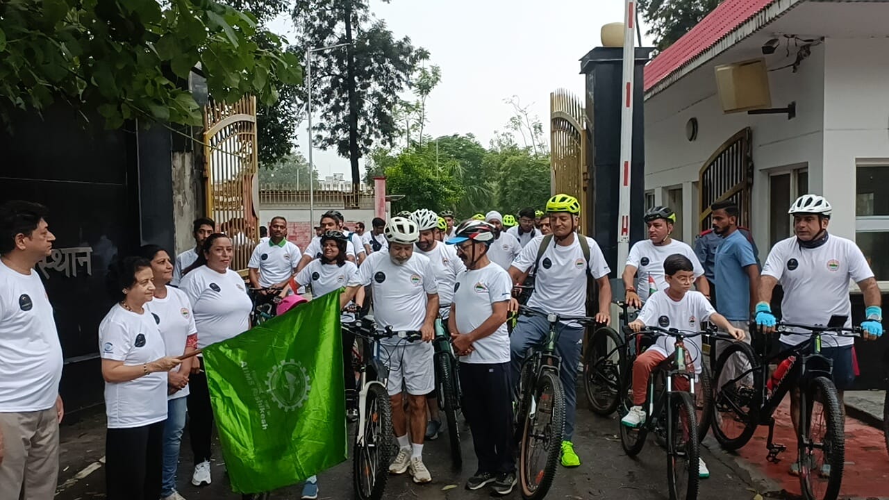 एम्स:नेत्रदान के प्रति जन जागरूकता बढ़ाने को  साइक्लोथॉन रैली आयोजित 