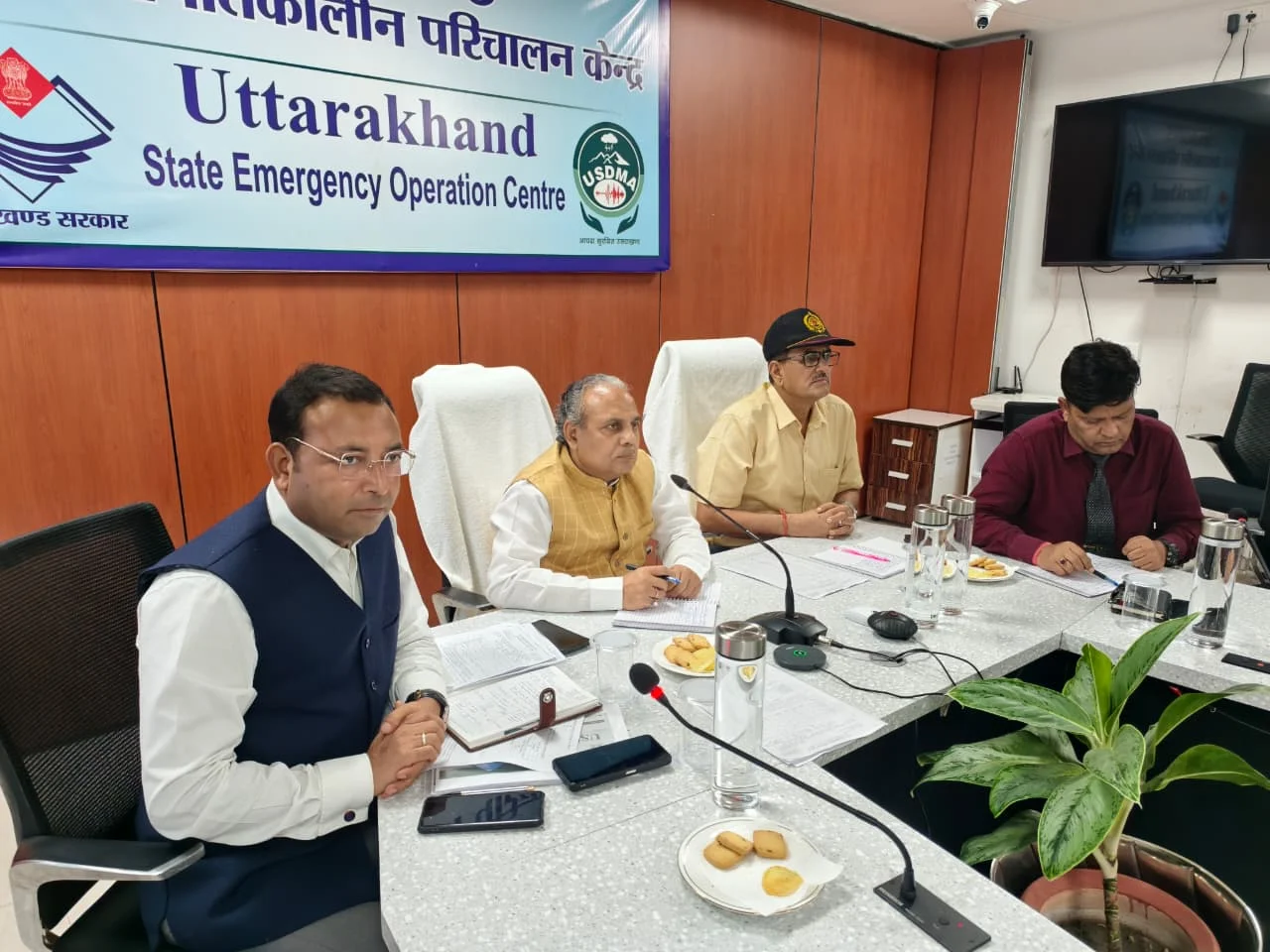 ग्लेशियर झीलों की सुरक्षा को लेकर मुख्यमंत्री के निर्देश, ग्लेशियर झीलों की निगरानी के लिए अत्याधुनिक सिस्टम होंगे स्थापित, अत्याधुनिक अर्ली वार्निंग सिस्टम के साथ मजबूत होगी सुरक्षा व्यवस्था